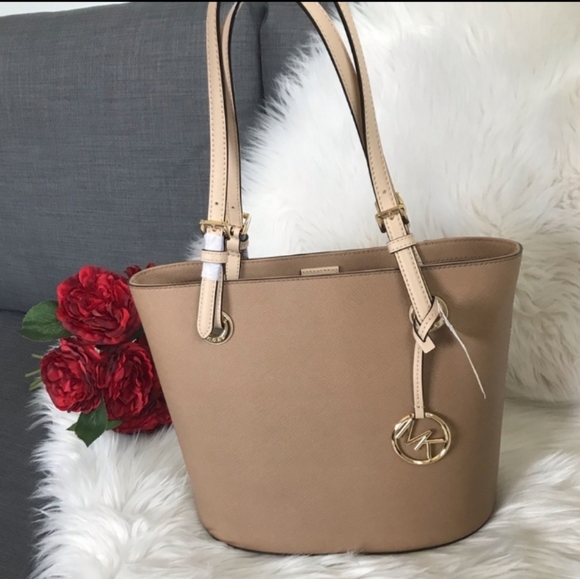 NWT MICHAEL KORS LEATHER JET SET ITEM MEDIUM TOTE - Picture 1 of 13